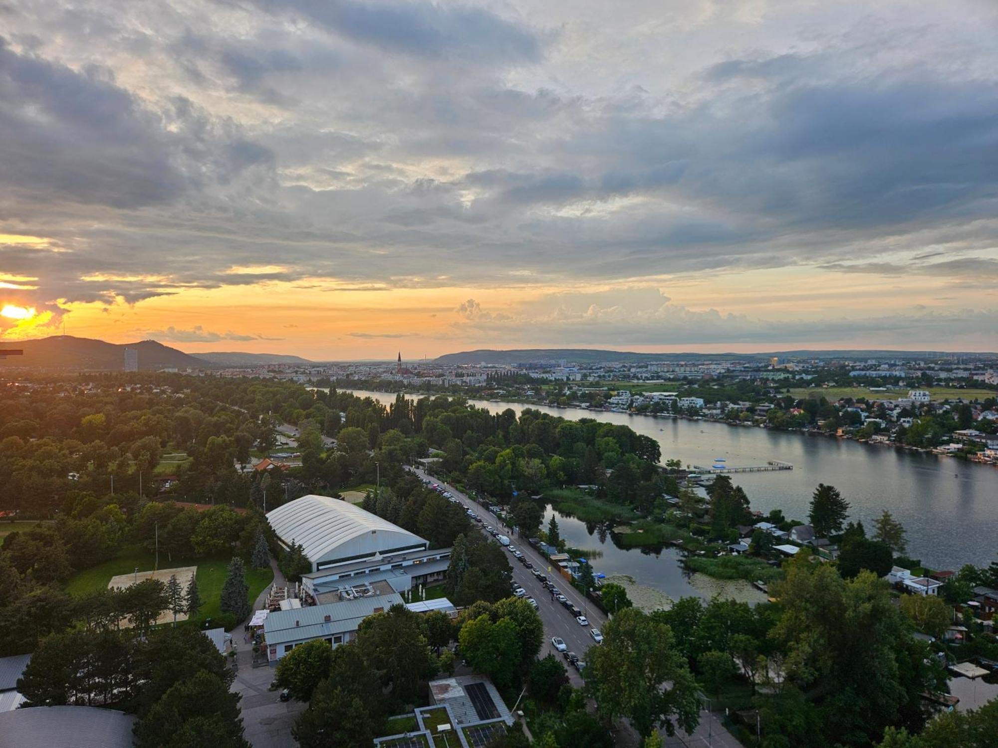 Yuki'S Place - Un-Vic, Danube Beach And Subway Near To Downtown Wenen Buitenkant foto